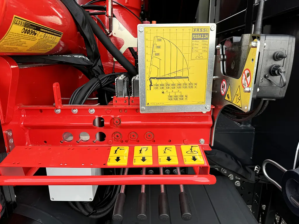 Iveco T-Way AD380T43H AT Fassi F335A.2.24 6x4 Crane Truck 12