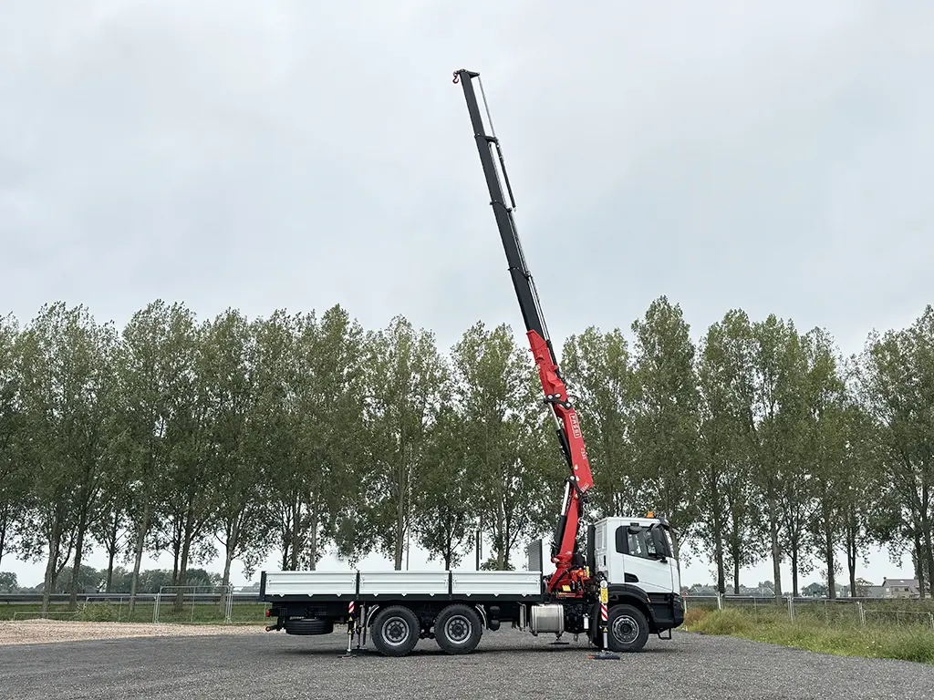 Iveco T-Way AD380T43H AT Fassi F335A.2.24 Camion grue 6x4 22