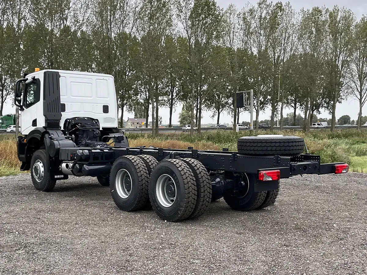 Iveco T-Way AD380T43WH-4200 AT Châssis Cabine 6x6 3