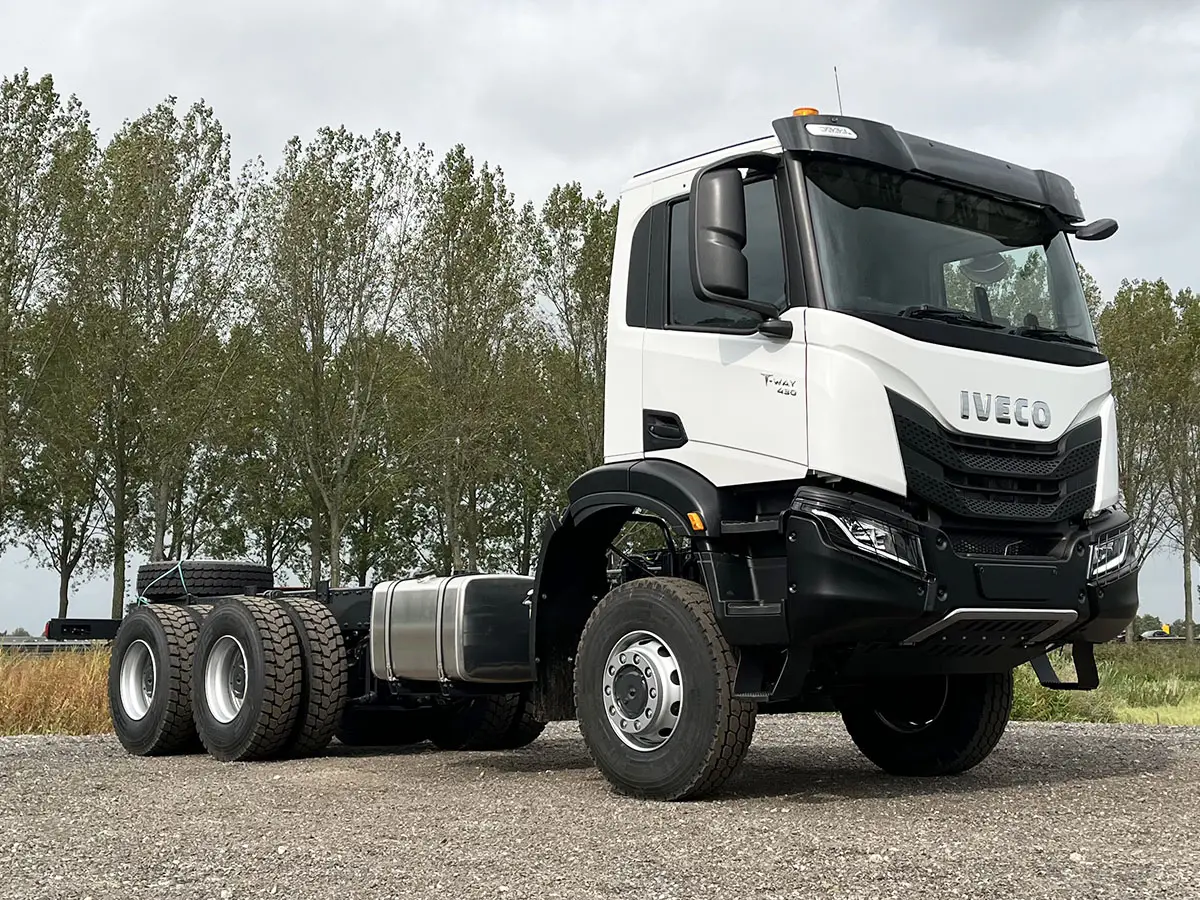 Iveco T-Way AD380T43WH-4200 AT Châssis Cabine 6x6 4