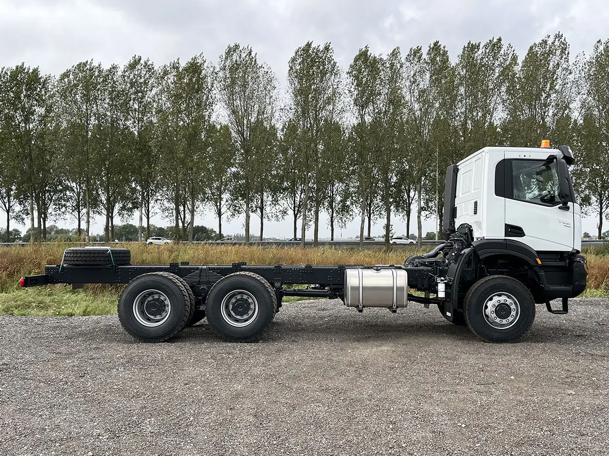 Iveco T-Way AD380T43WH-4200 AT Châssis Cabine 6x6 5