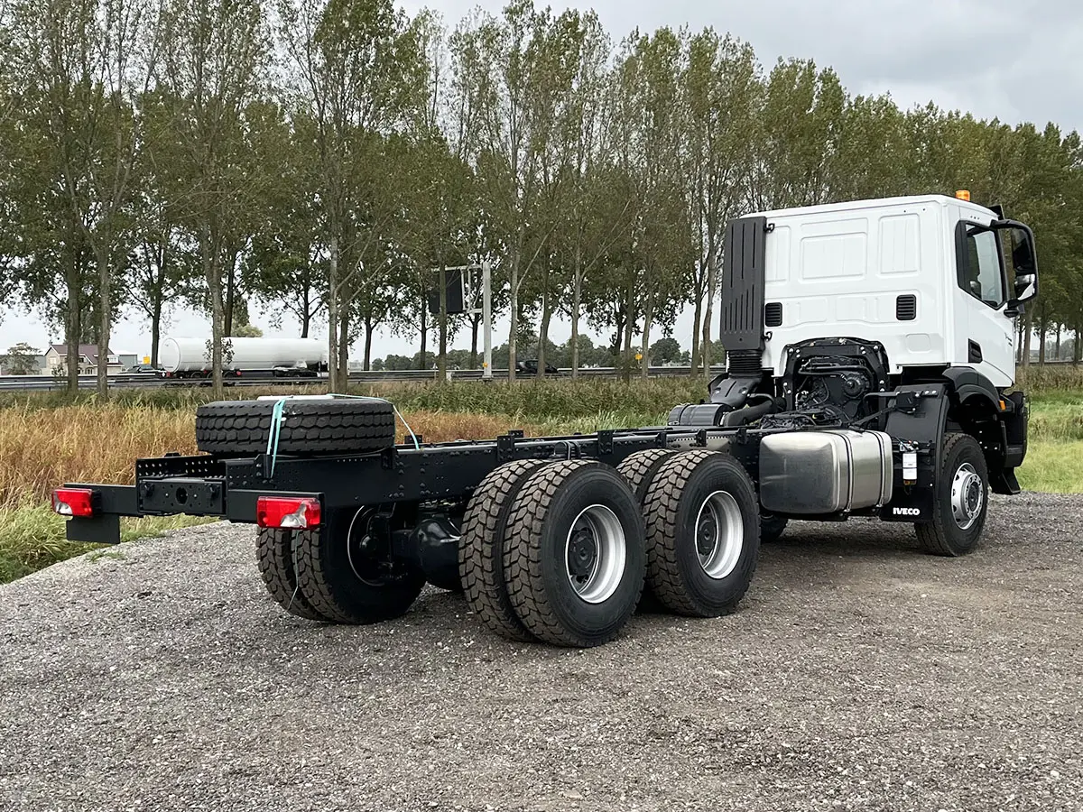 Iveco T-Way AD380T43WH-4200 AT 6x6 Chassis Cabin 6