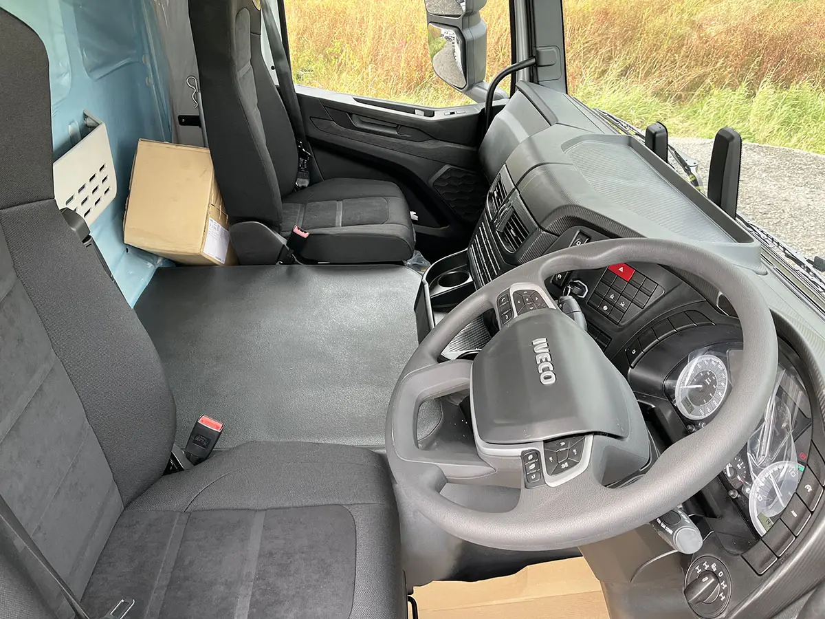 Iveco T-Way AD380T43WH-4200 AT Châssis Cabine 6x6 7