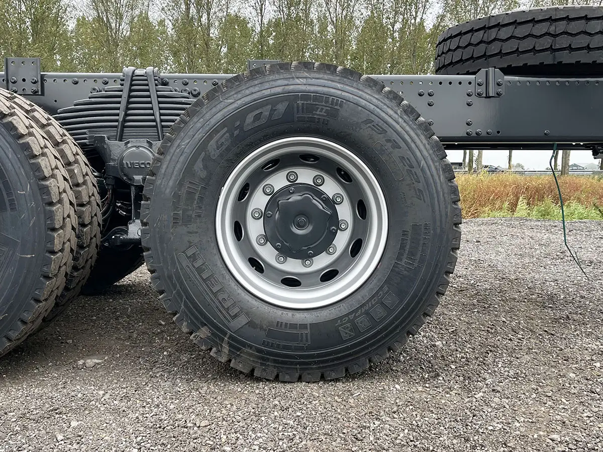 Iveco T-Way AD380T43WH-4200 AT Châssis Cabine 6x6 12
