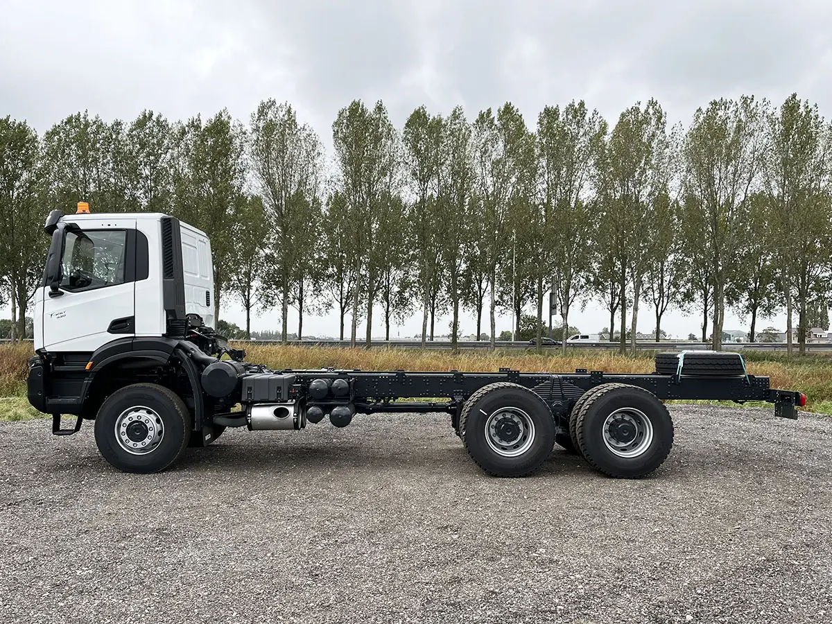 Iveco T-Way AD380T43WH-4500 AT Chassis Cabin 6x6 2