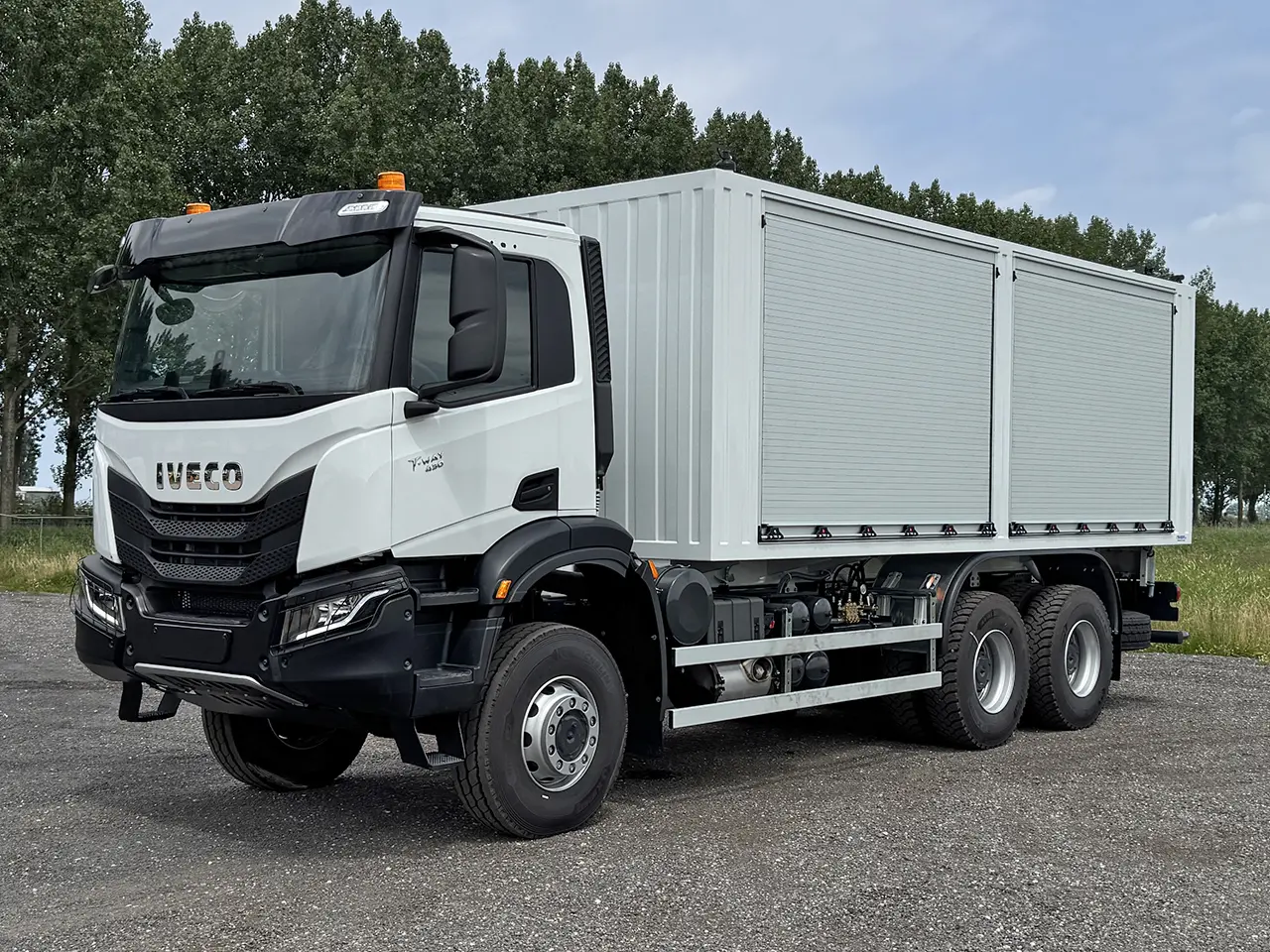 Iveco T-Way AD380T43WH-4500 AT 6x6 Fuel & Lube Truck