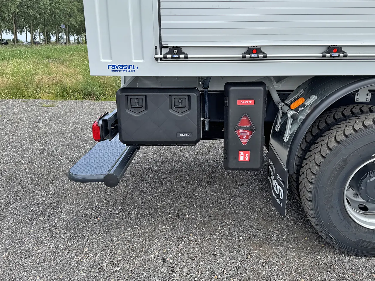 Iveco T-Way AD380T43WH-4500 AT Camion à carburant et lubrifiant 6x6 14