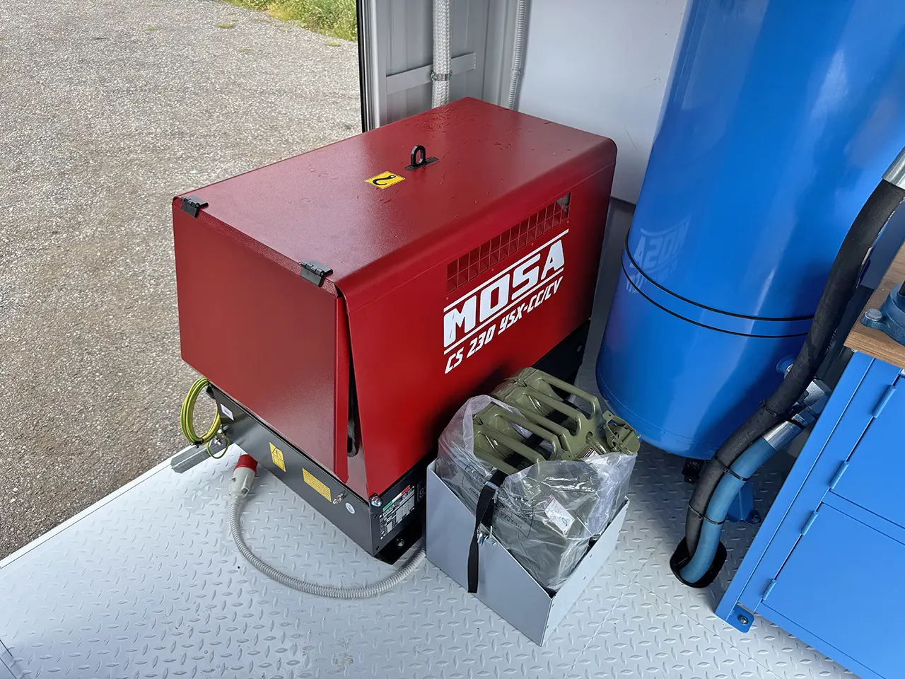 Iveco T-Way AD380T43WH-4500 AT 6x6 Fuel & Lube Truck 28