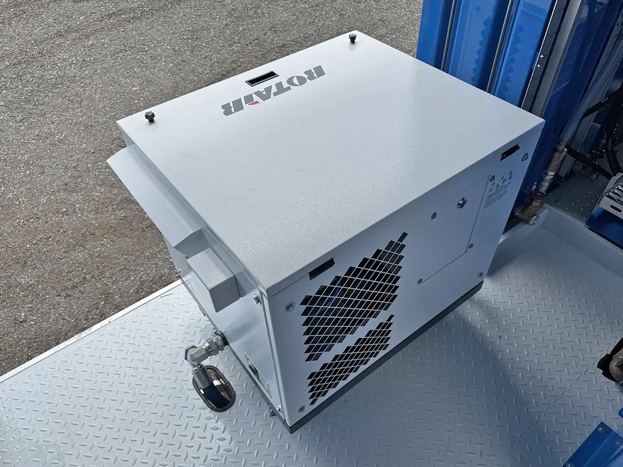 Iveco T-Way AD380T43WH-4500 AT 6x6 Fuel & Lube Truck 30