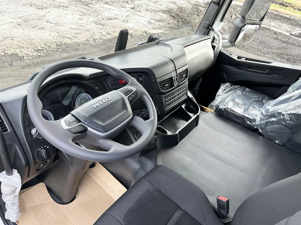 Iveco T-Way AD380T43WH AT Camion citerne à carburant 6x6 8
