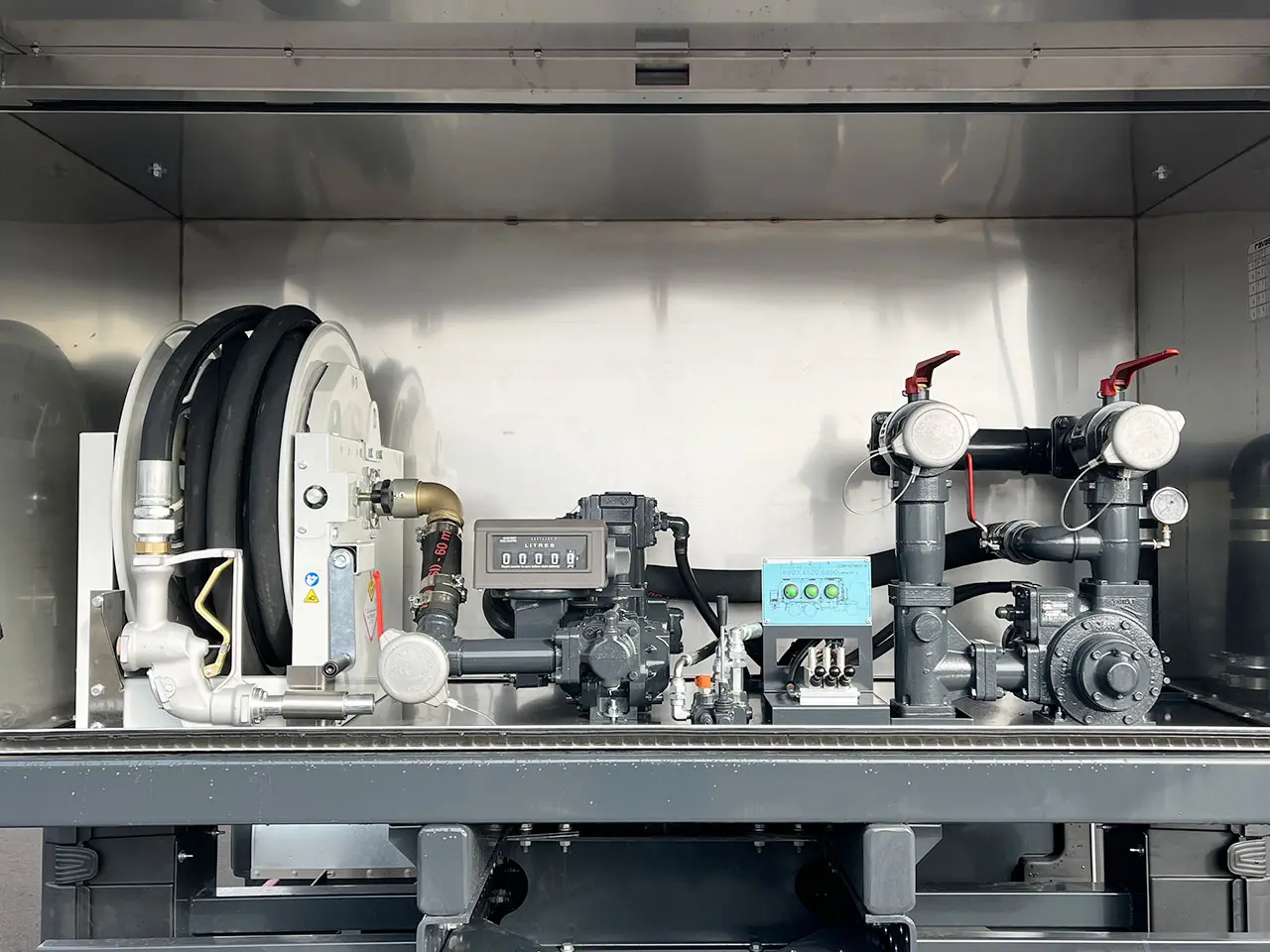 Iveco T-Way AD380T43WH AT 6x6 Fuel Tank Truck 14