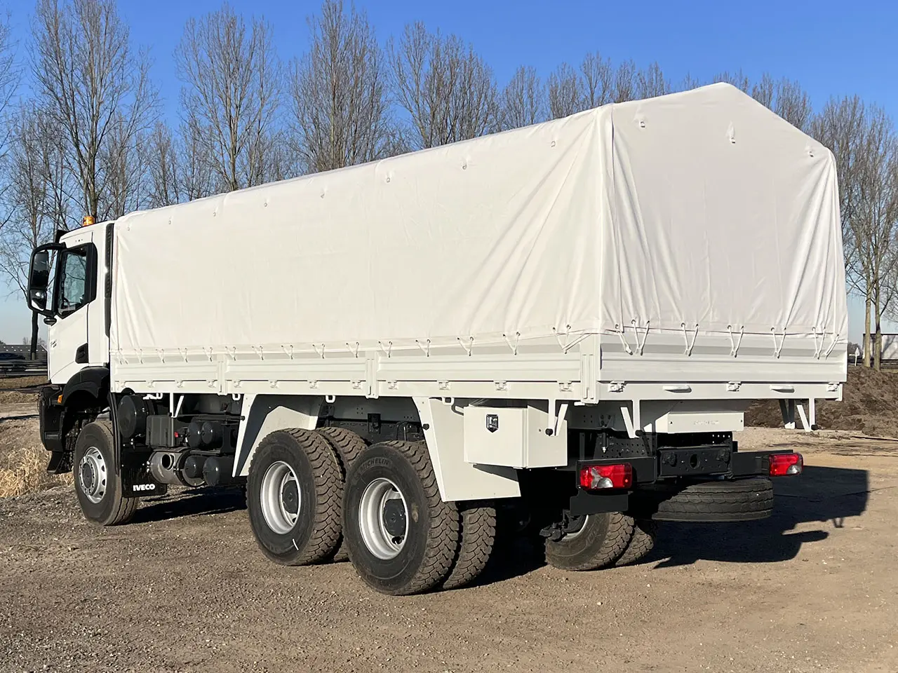 Iveco T-Way AD380T43WH AT 6x6 Tarpaulin/Canvas Body Truck 3