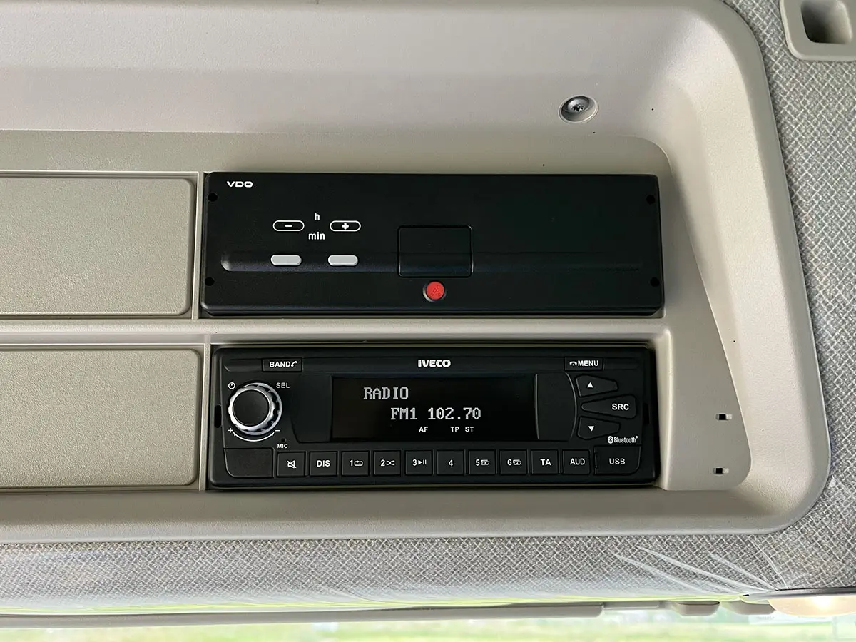 Iveco T-Way AD380T43WH AT 6x6 Tarpaulin/Canvas Body Truck 10