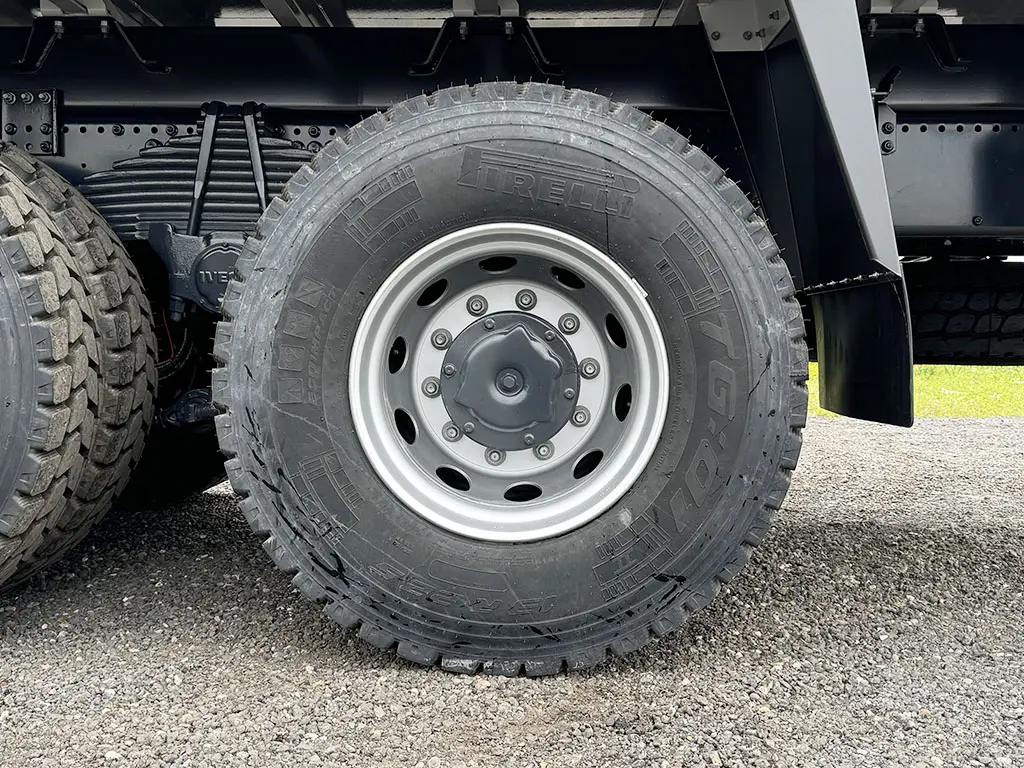 Iveco T-Way AD380T43WH AT 6x6 Tarpaulin/Canvas Body Truck 15