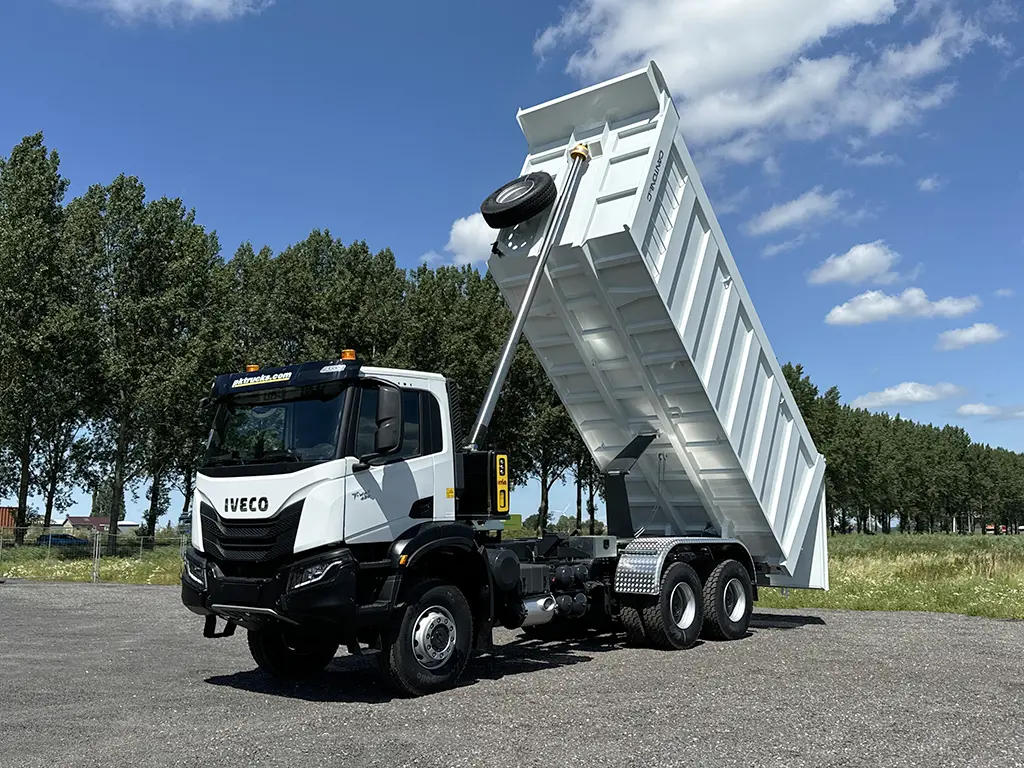 Iveco T-Way AD380T43WH AT 6x6 Tipper Truck 12