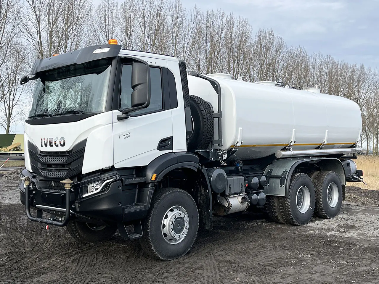 Iveco T-Way AD380T43WH AT Camion citerne à eau 6x6