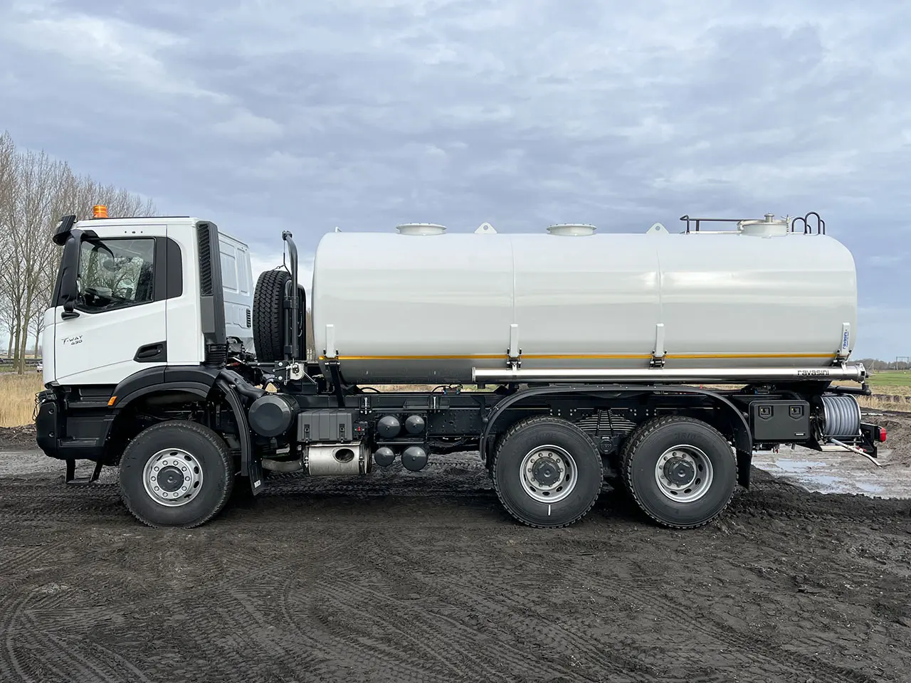 Iveco T-Way AD380T43WH AT Camion citerne à eau 6x6