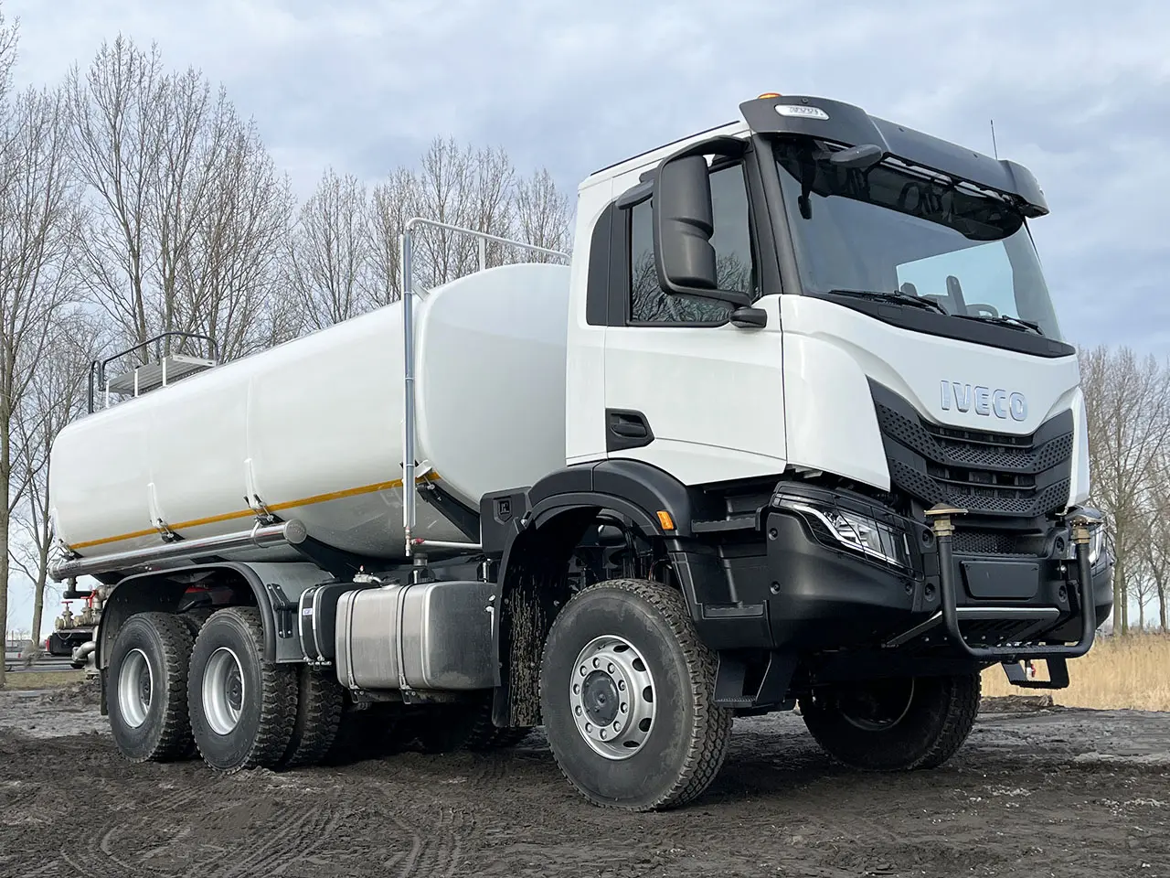 Iveco T-Way AD380T43WH AT 6x6 Water Tank Truck 4