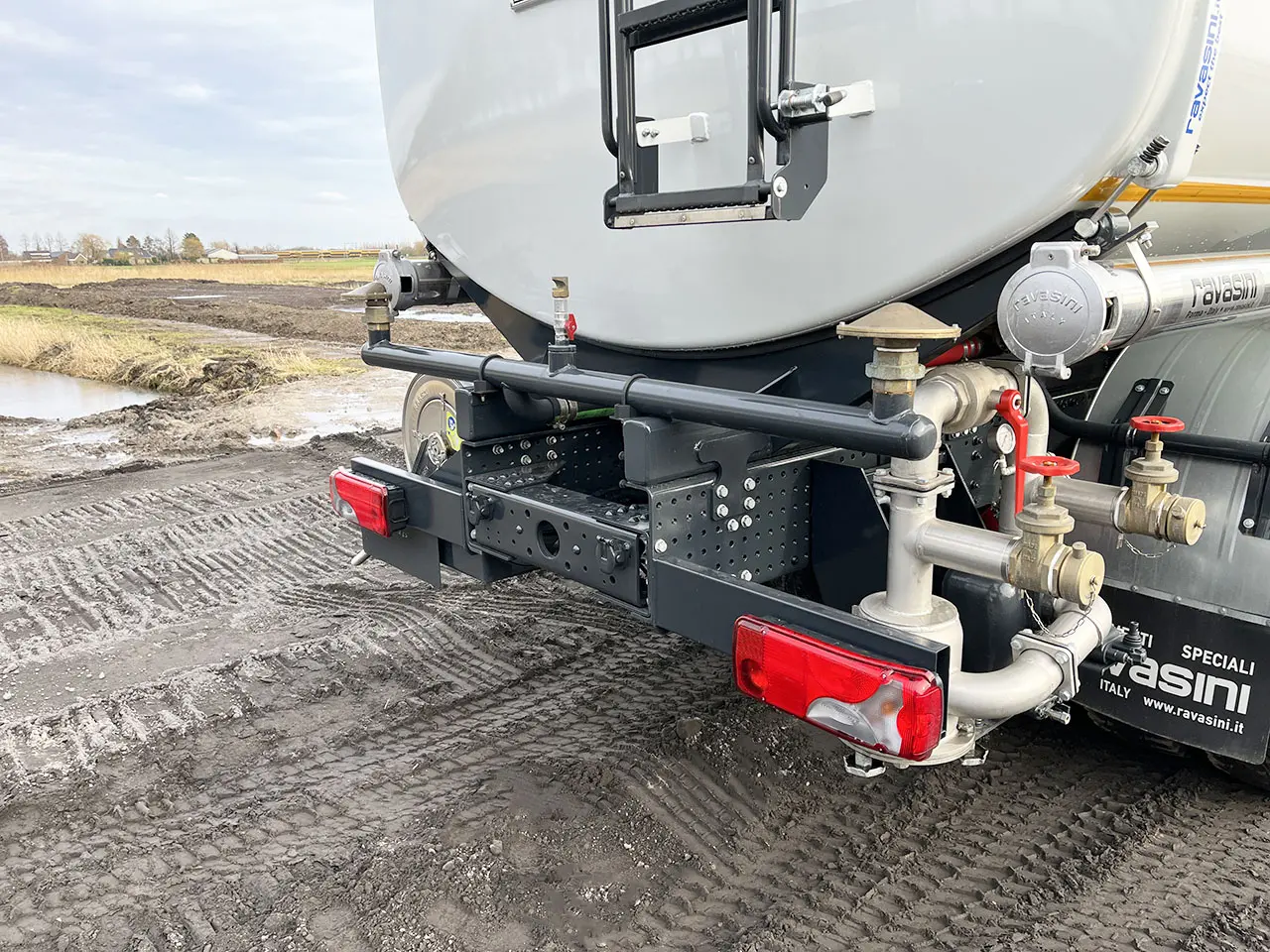 Iveco T-Way AD380T43WH AT 6x6 Water Tank Truck 14