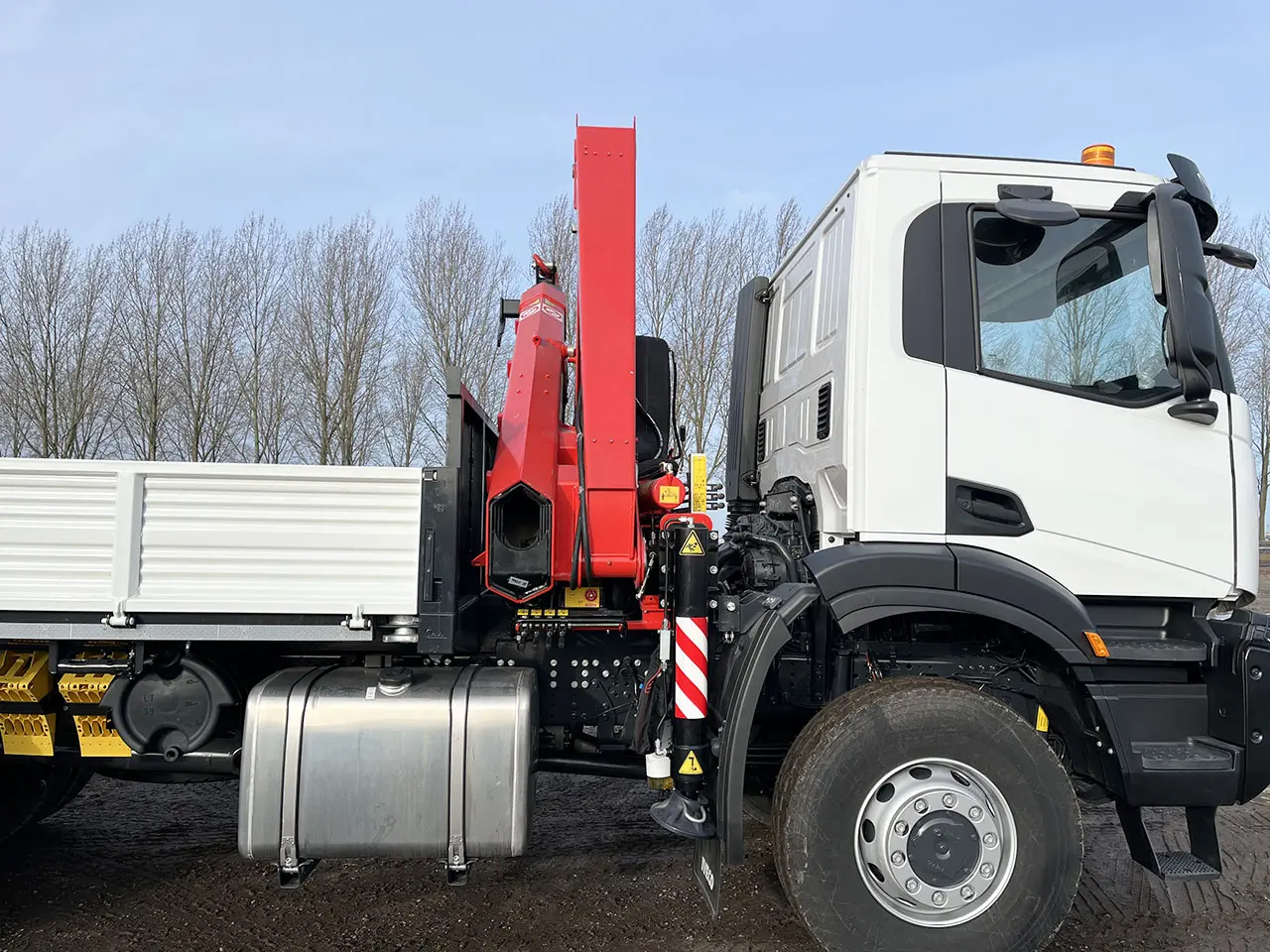 Iveco T-Way AD380T43WH AT Fassi F215A.0.24 6x6 Crane Truck 13