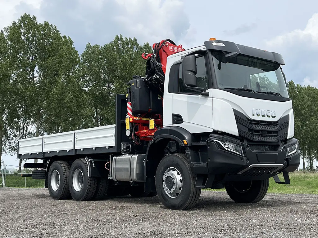 Iveco T-Way AD380T43WH AT Fassi F245A.0.24 6x6 Crane Truck 4
