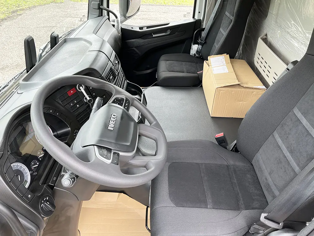 Iveco T-Way AD380T43WH AT Fassi F245A.0.24 6x6 Crane Truck 7