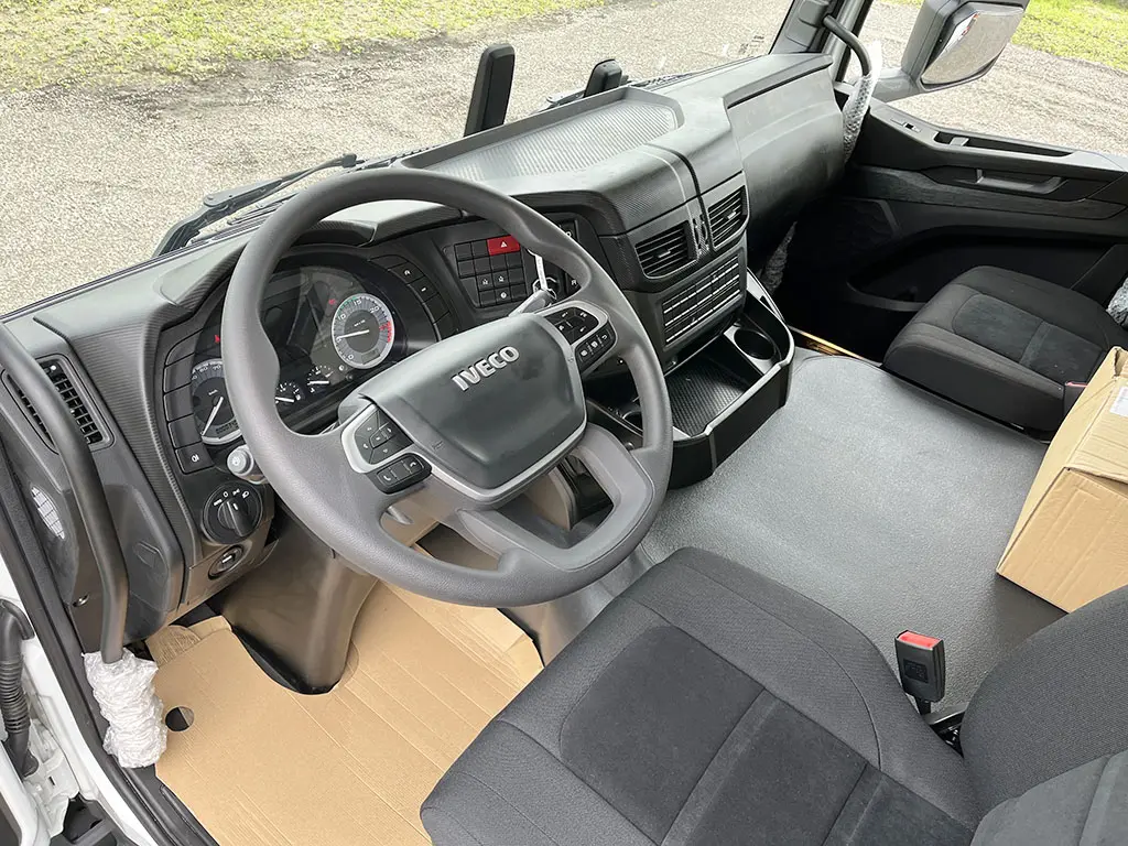 Iveco T-Way AD380T43WH AT Fassi F245A.0.24 6x6 Crane Truck 8