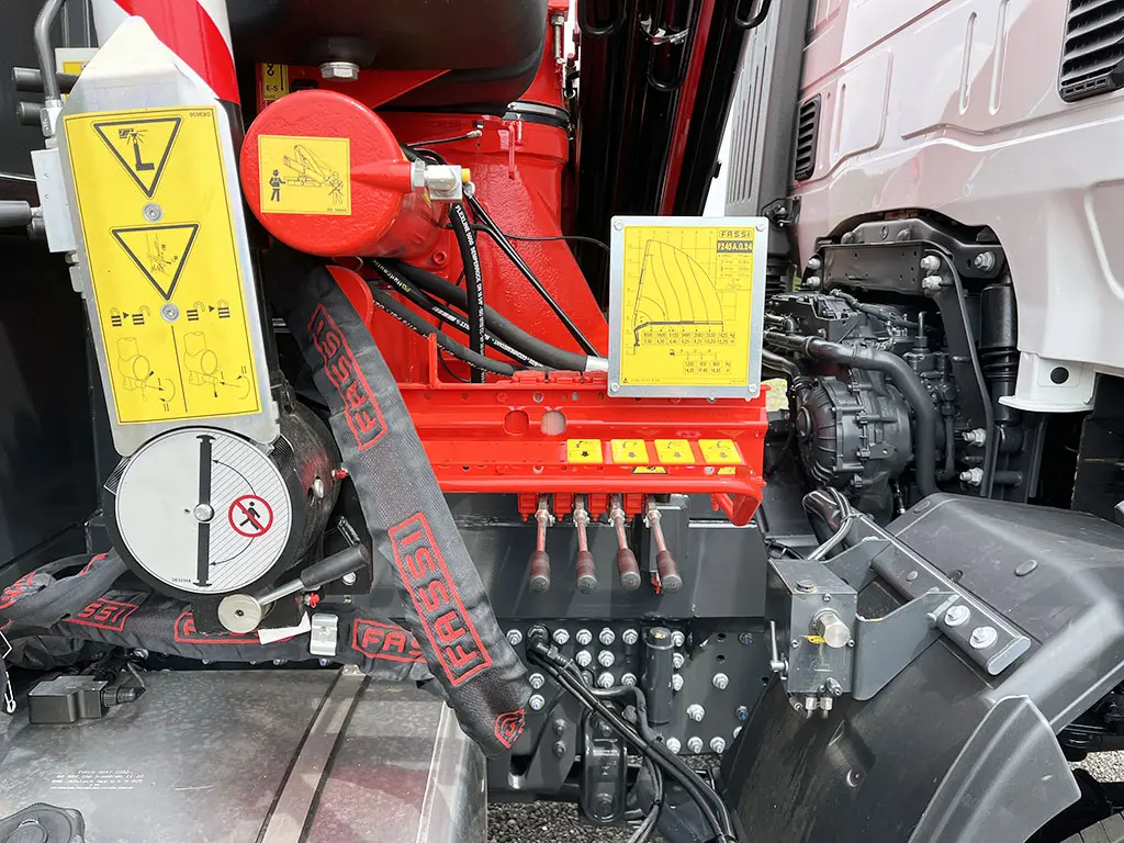 Iveco T-Way AD380T43WH AT Fassi F245A.0.24 6x6 Crane Truck 13
