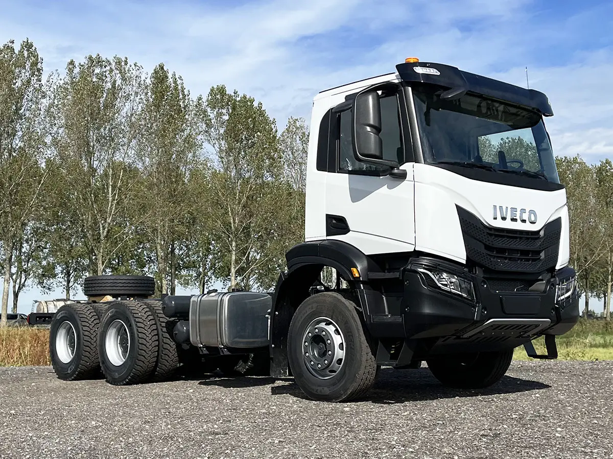 Iveco T-Way AD380T47H-3800 Chassis Cabin 6x4 4