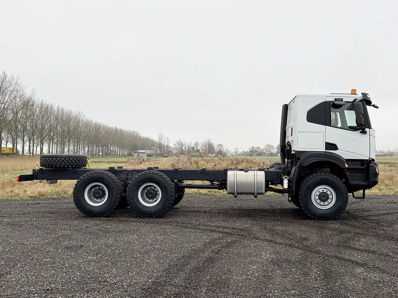 Iveco T-Way AD380T47H-3800 Chassis Cabin 6x4 5