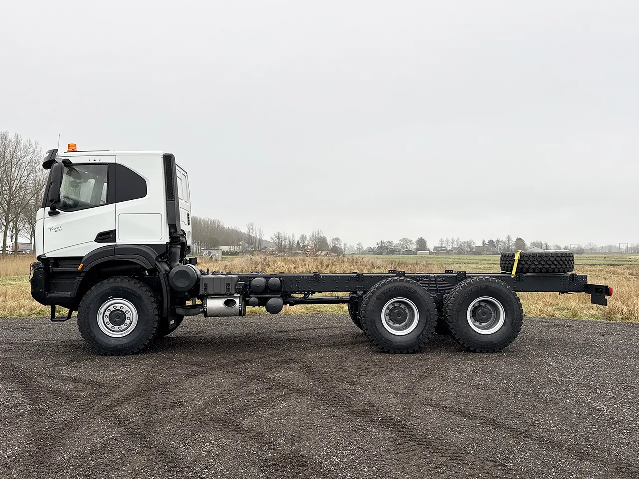 Iveco T-Way AD380T47H-3800 Chassis Cabin 6x4 7