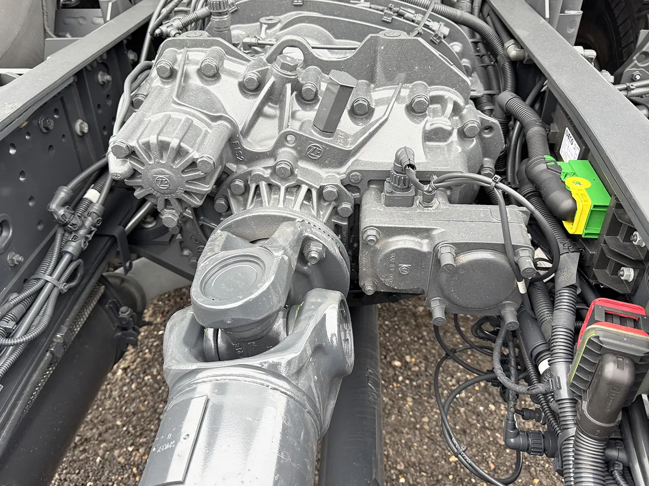 Iveco T-Way AD380T47H-3800 6x4 Chassis Cabin 11