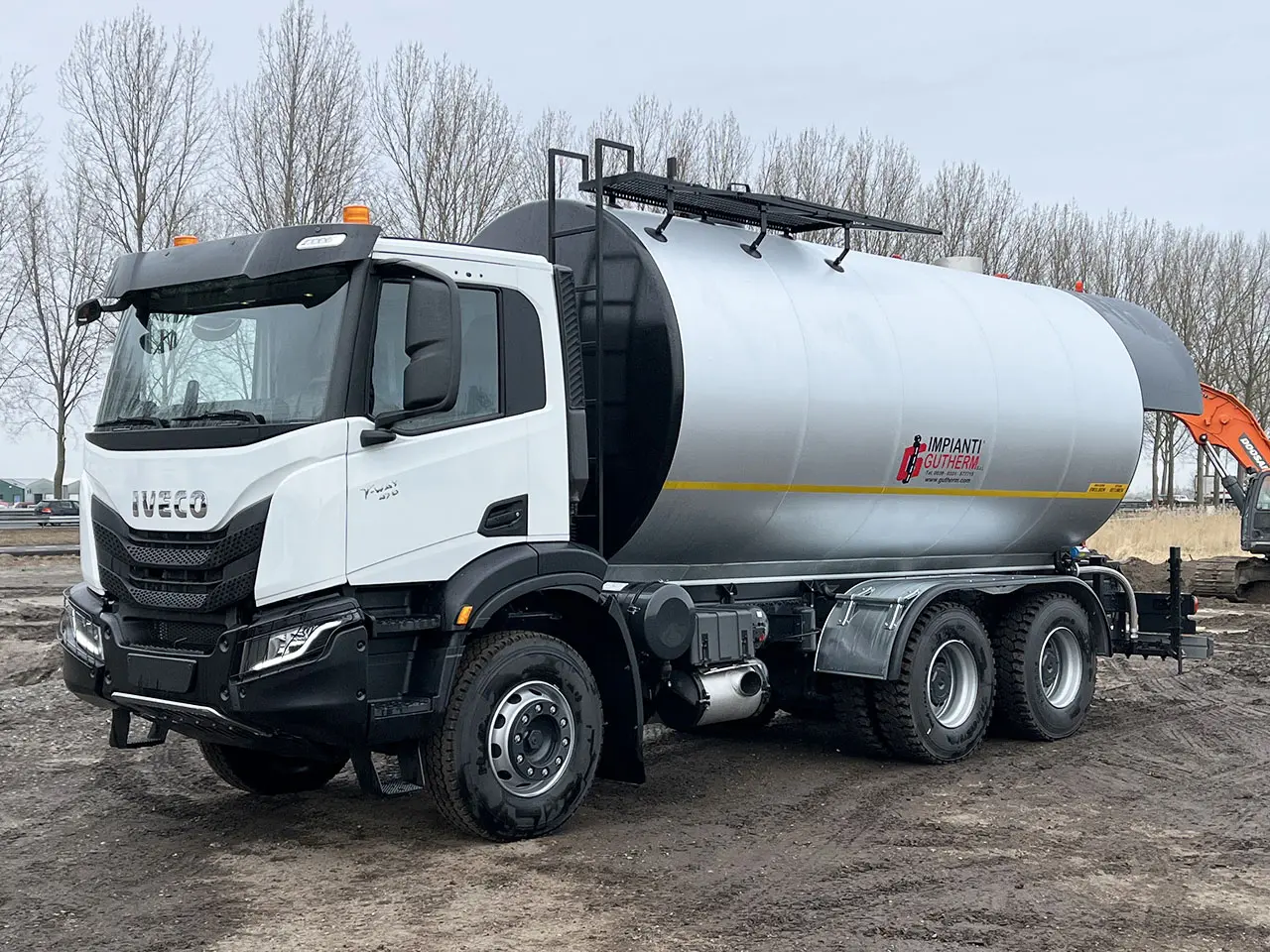 Iveco T-Way AD380T47H 6x4 Bitumen Tank Sprayer 1