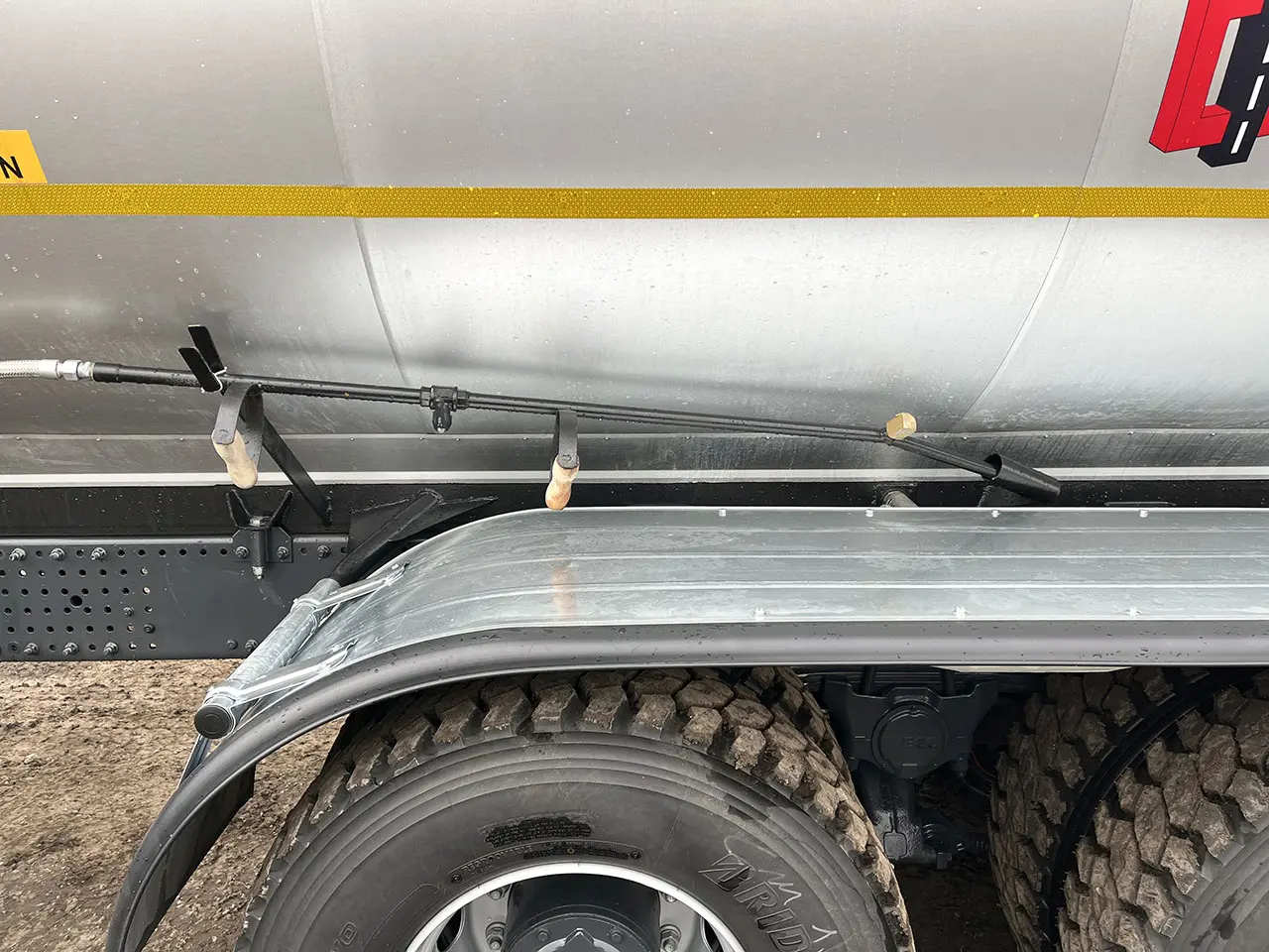 Iveco T-Way AD380T47H Bitumen Tank Sprayer 6x4 15