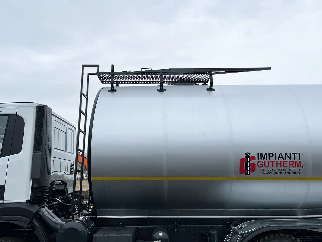 Iveco T-Way AD380T47H Bitumen Tank Sprayer 6x4 16