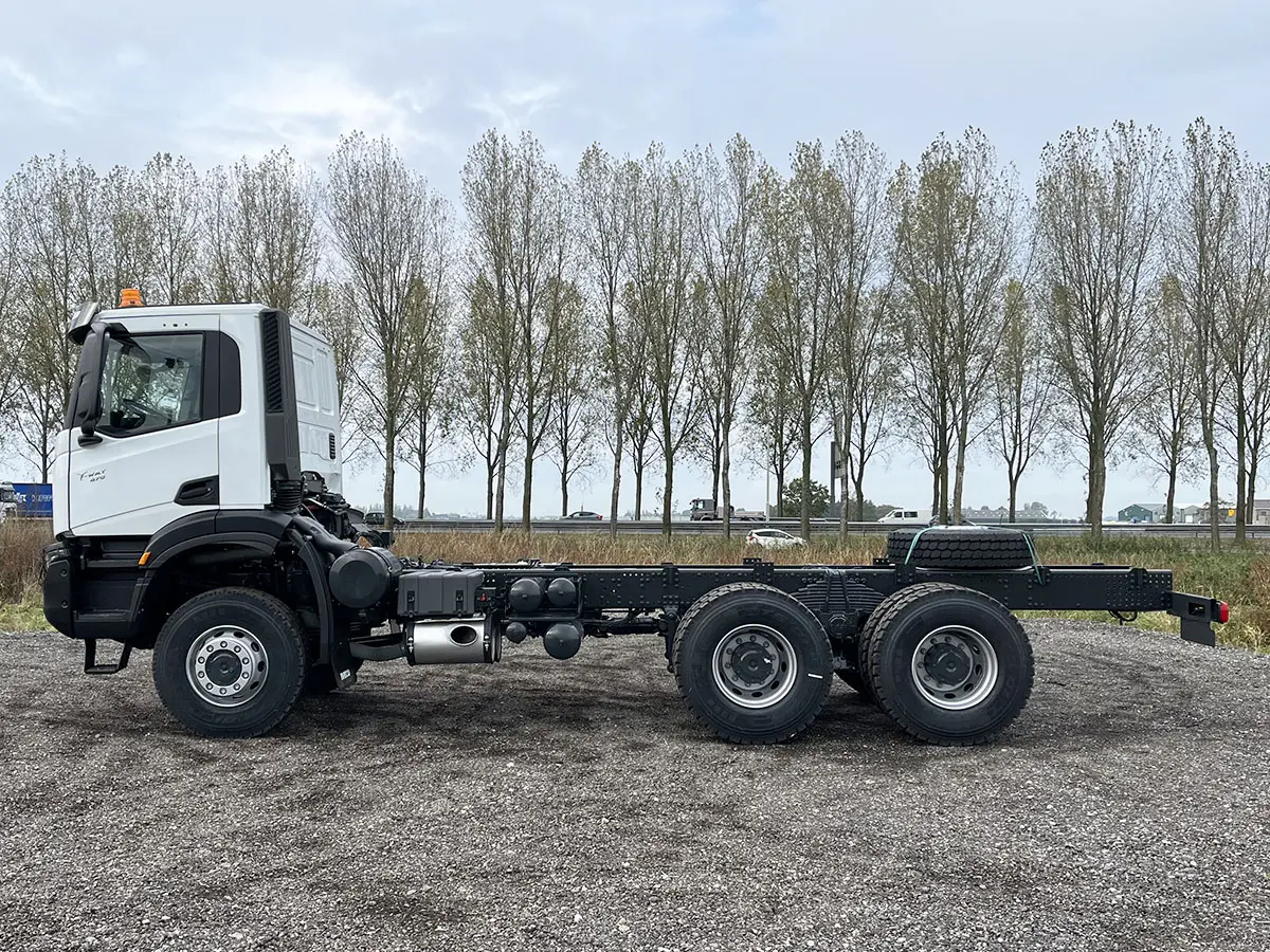 Iveco T-Way AD380T47WH-3800 Châssis Cabine 6x6 2