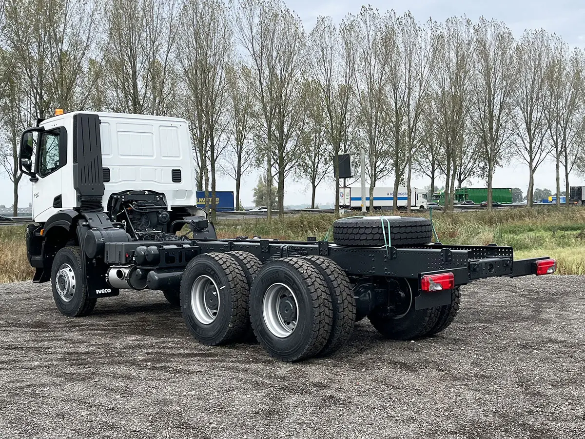 Iveco T-Way AD380T47WH-3800 6x6 Châssis Cabine