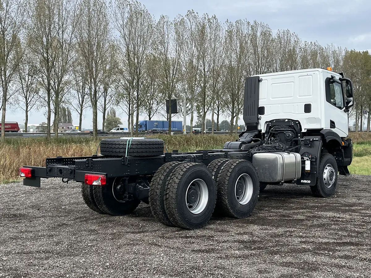 Iveco T-Way AD380T47WH-3800 6x6 Chassis Cabin 6