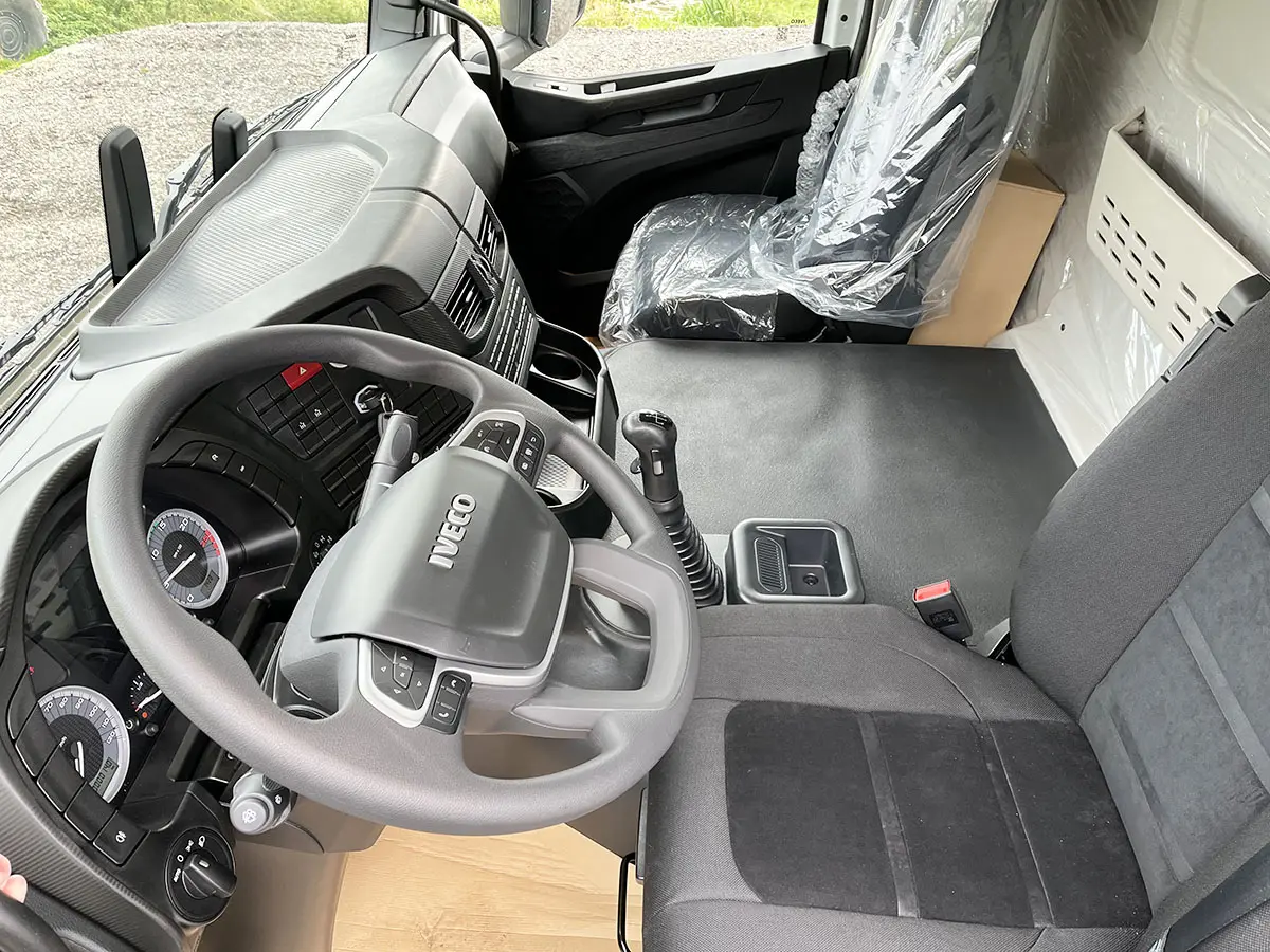 Iveco T-Way AD380T47WH-3800 Châssis Cabine 6x6 7