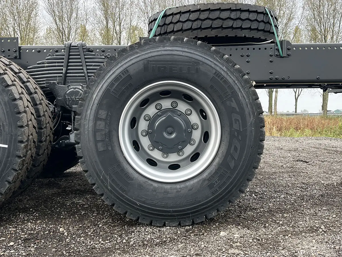 Iveco T-Way AD380T47WH-3800 Châssis Cabine 6x6 12