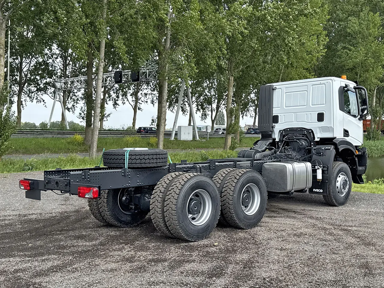 Iveco T-Way AD380T47WH-3800 Chassis Cabin 6x6 2