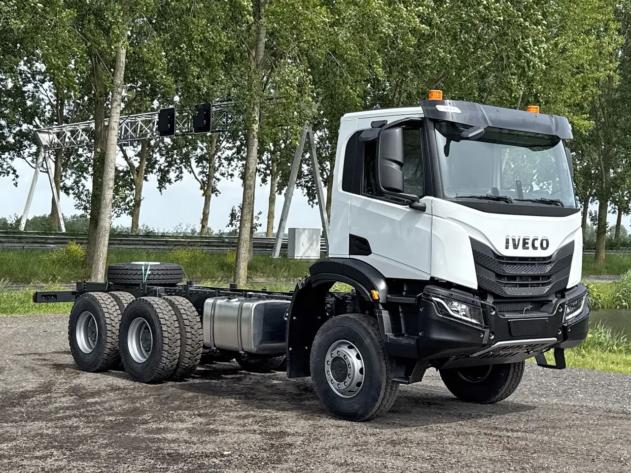 Iveco T-Way AD380T47WH-3800 Chassis Cabin 6x6 8