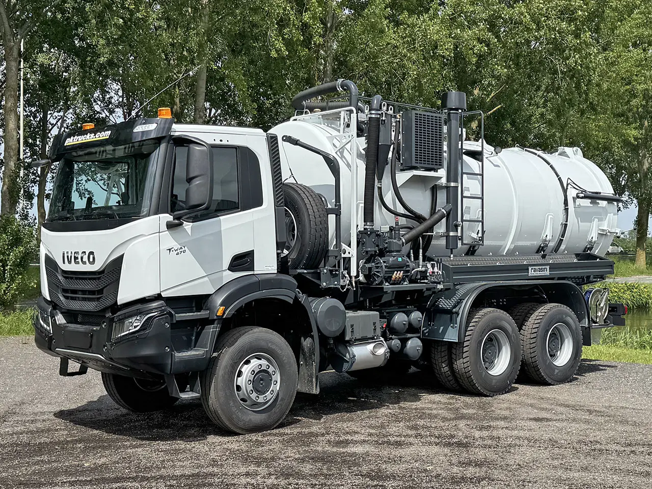 Iveco T-Way AD380T47WH-3800 Sewage Tank Truck 6x6