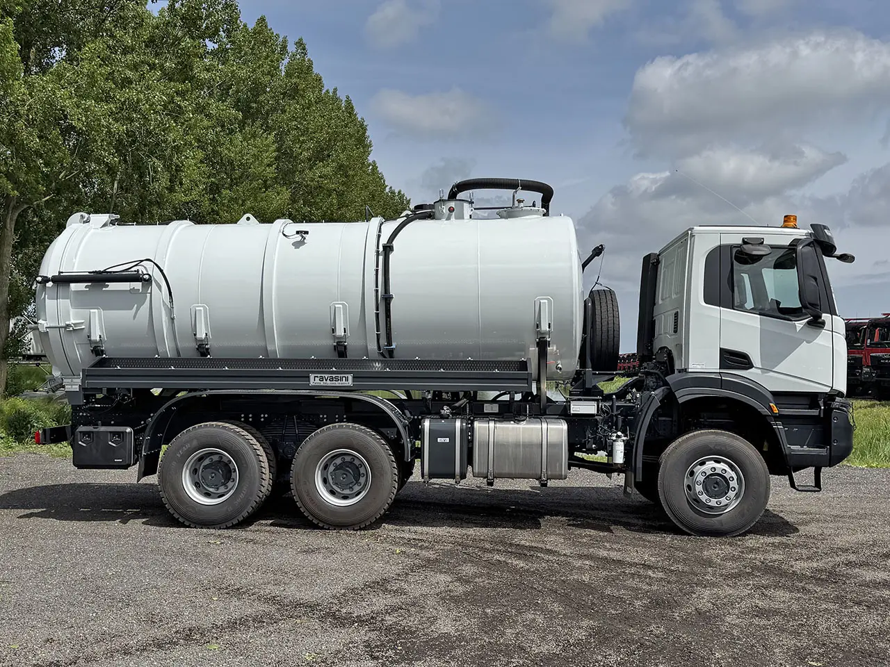 Iveco T-Way AD380T47WH-3800 Sewage Tank Truck 6x6 5