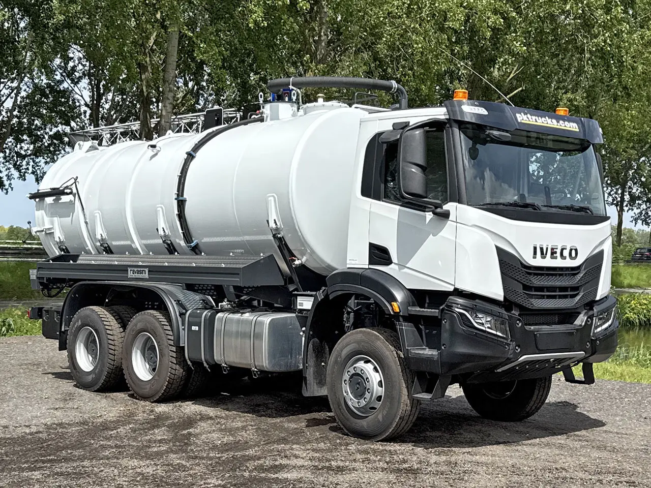 Iveco T-Way AD380T47WH-3800 Sewage Tank Truck 6x6 8