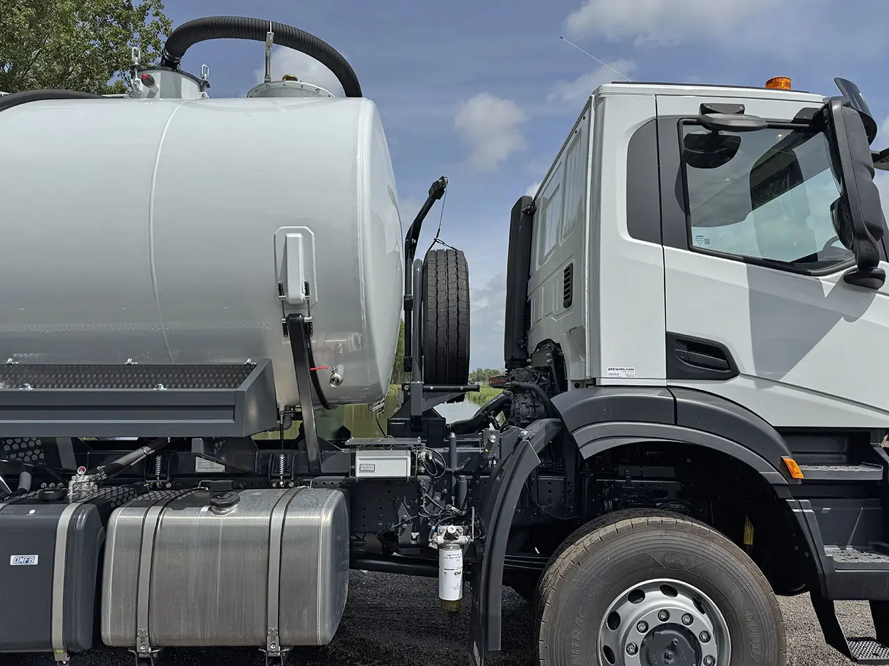 Iveco T-Way AD380T47WH-3800 Sewage Tank Truck 6x6 14
