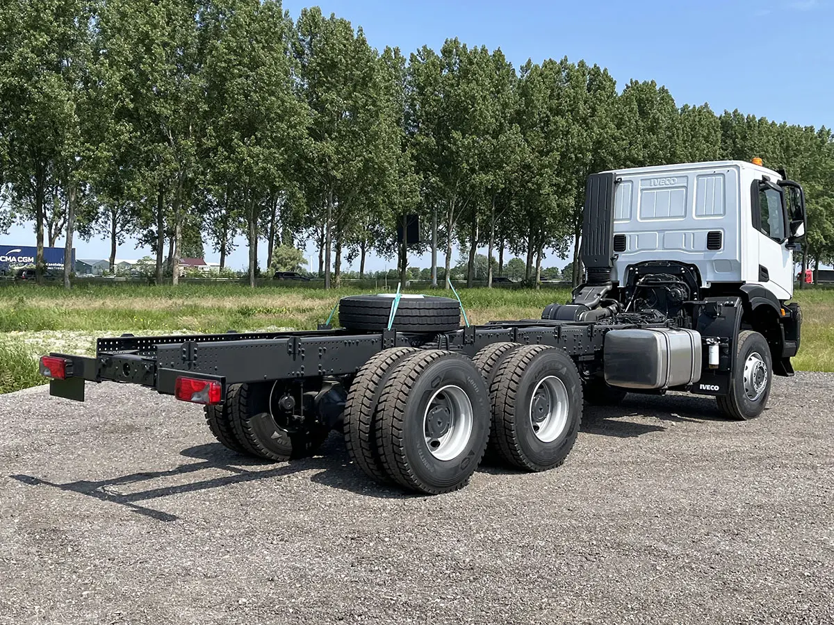 Iveco T-Way AD380T47WH-4500 6x6 Chassis Cabin 6