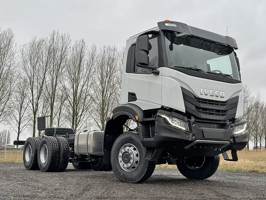 Iveco T-Way AD380T47WH-4500 Chassis Cabin 6x6 4