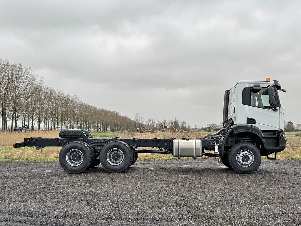 Iveco T-Way AD380T47WH-4500 Chassis Cabin 6x6 5