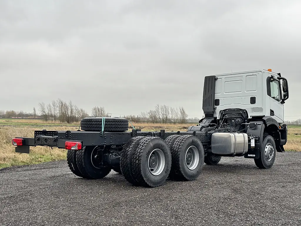Iveco T-Way AD380T47WH-4500 6x6 Chassis Cabin 6